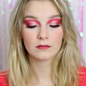 Makeup cut crease rose 